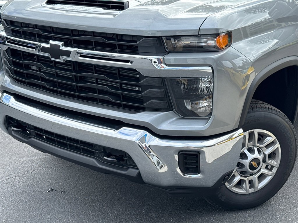 2026 Chevrolet Silverado 2500HD LT photo 3