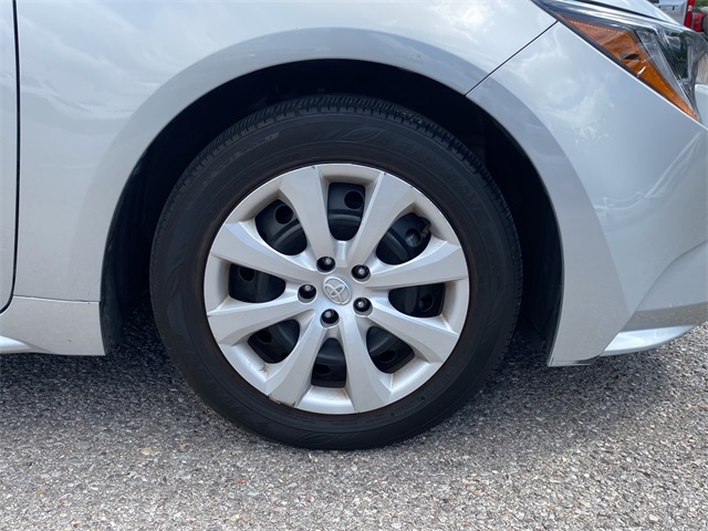 2024 Toyota Corolla LE photo 9