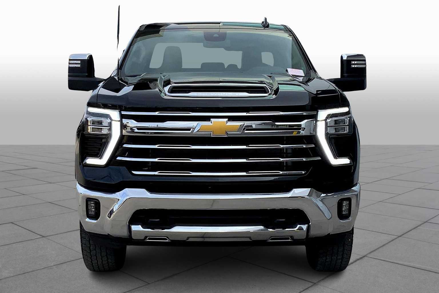 2024 Chevrolet Silverado 2500HD LTZ photo 3