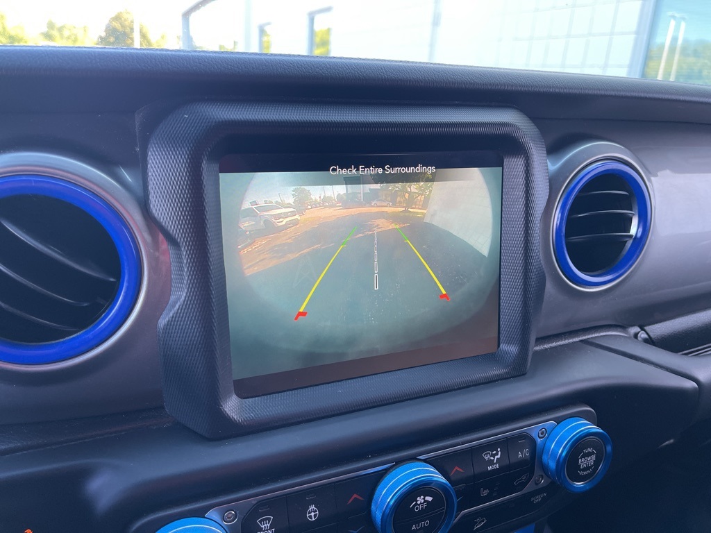 2020 Jeep Wrangler Unlimited Sahara photo 4