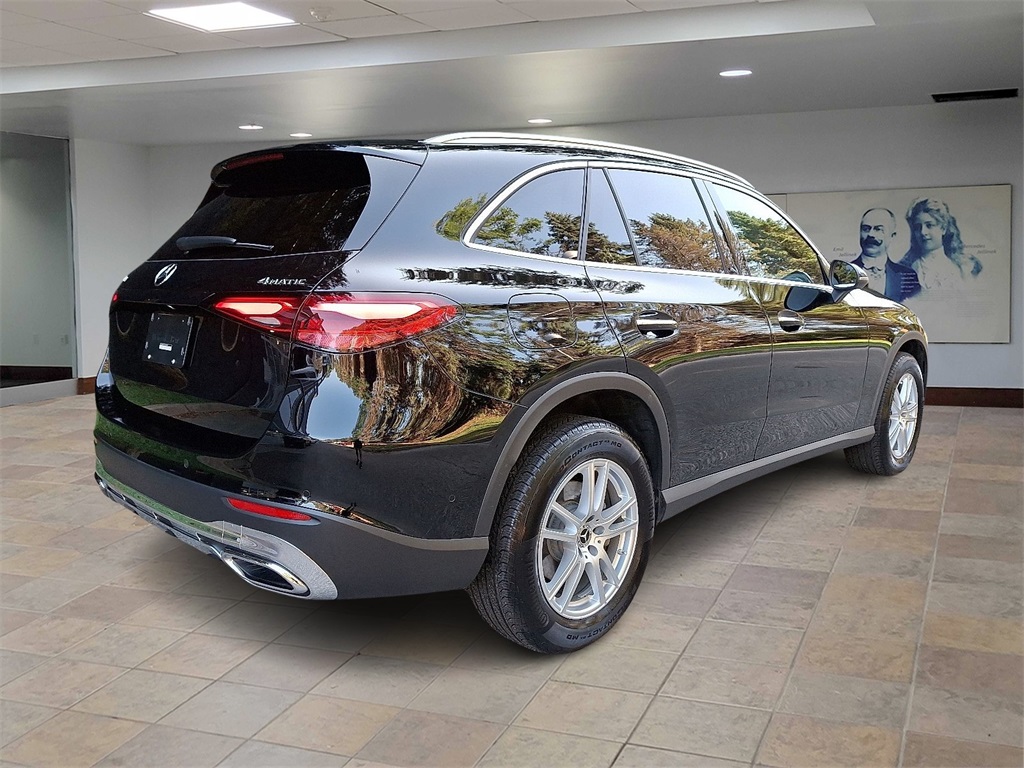2025 Mercedes Benz GLC 300 4MATIC photo 6