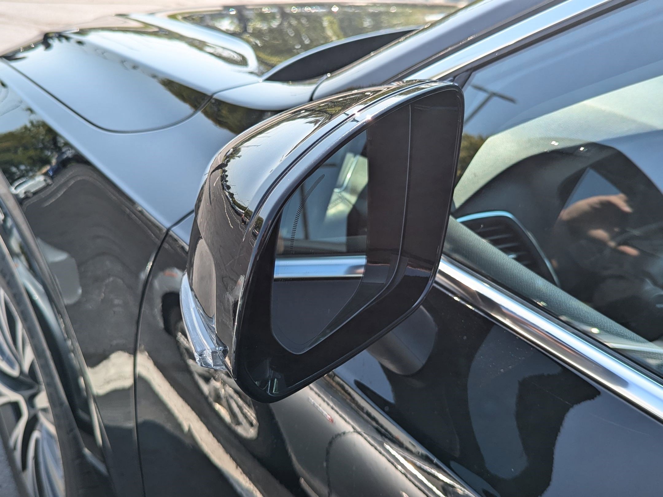 2020 Volvo XC90 T5 Momentum photo 9