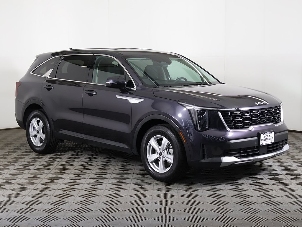 2025 Kia Sorento LX photo 2