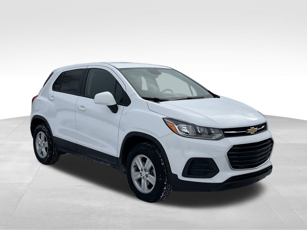 2022 Chevrolet Trax LS's photo