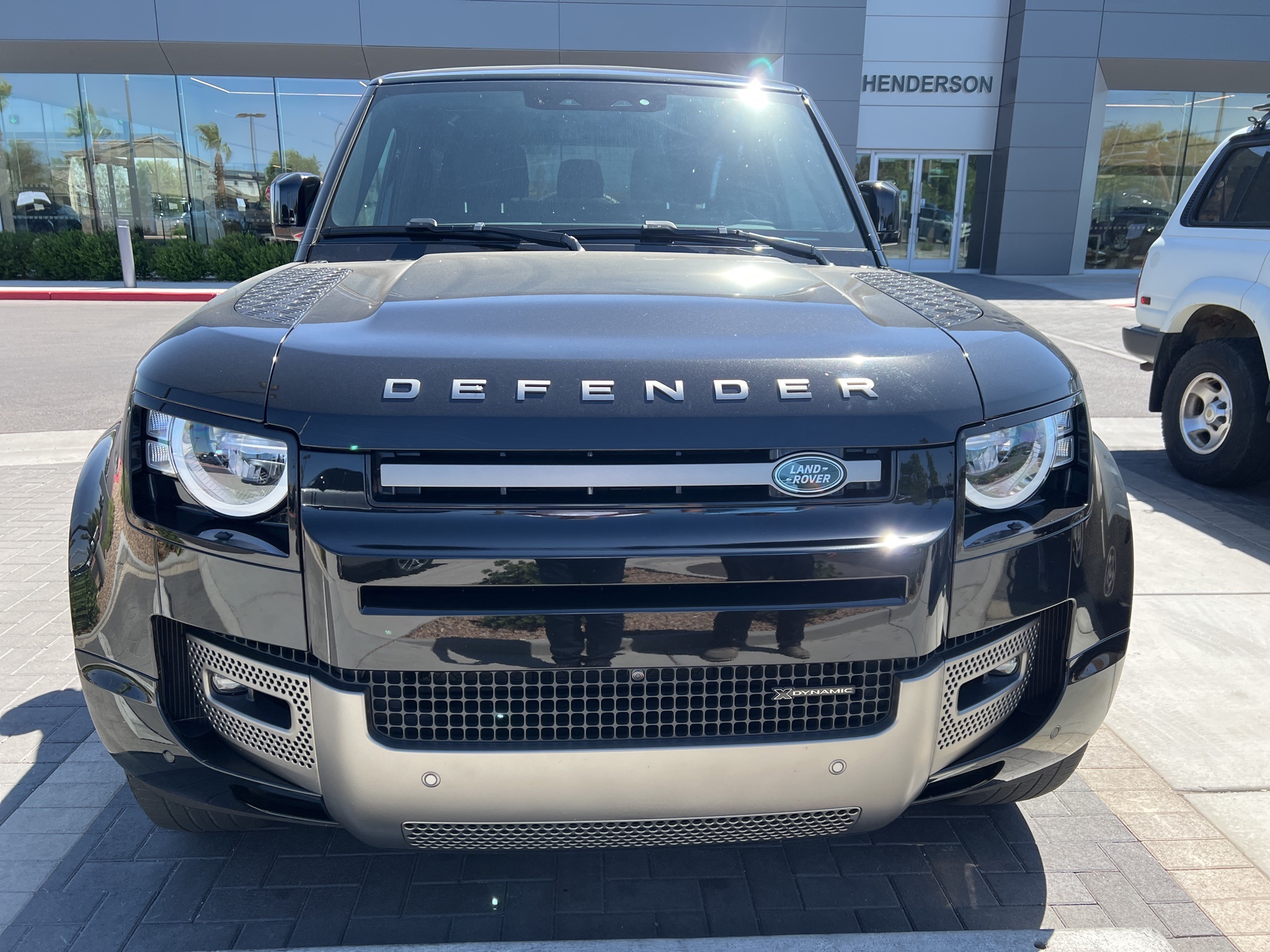 2022 Land Rover Defender 90 X-Dynamic S photo 2