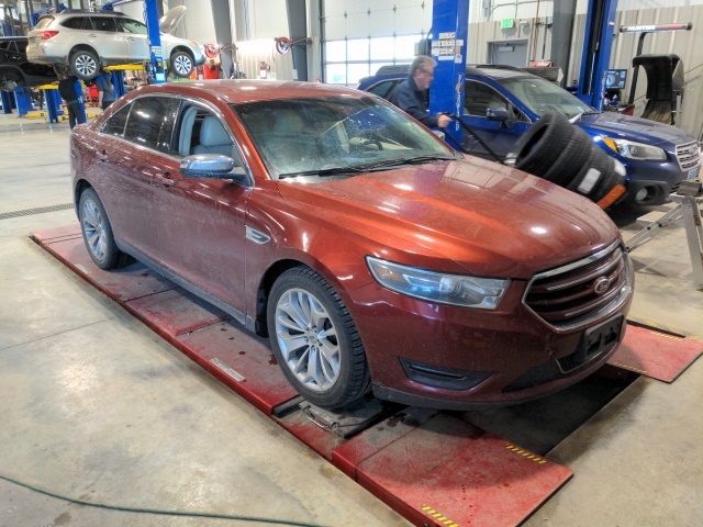 2014 Ford Taurus Limited's photo