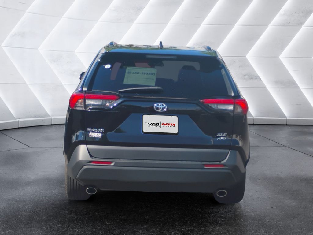 2024 Toyota RAV4 XLE photo 5
