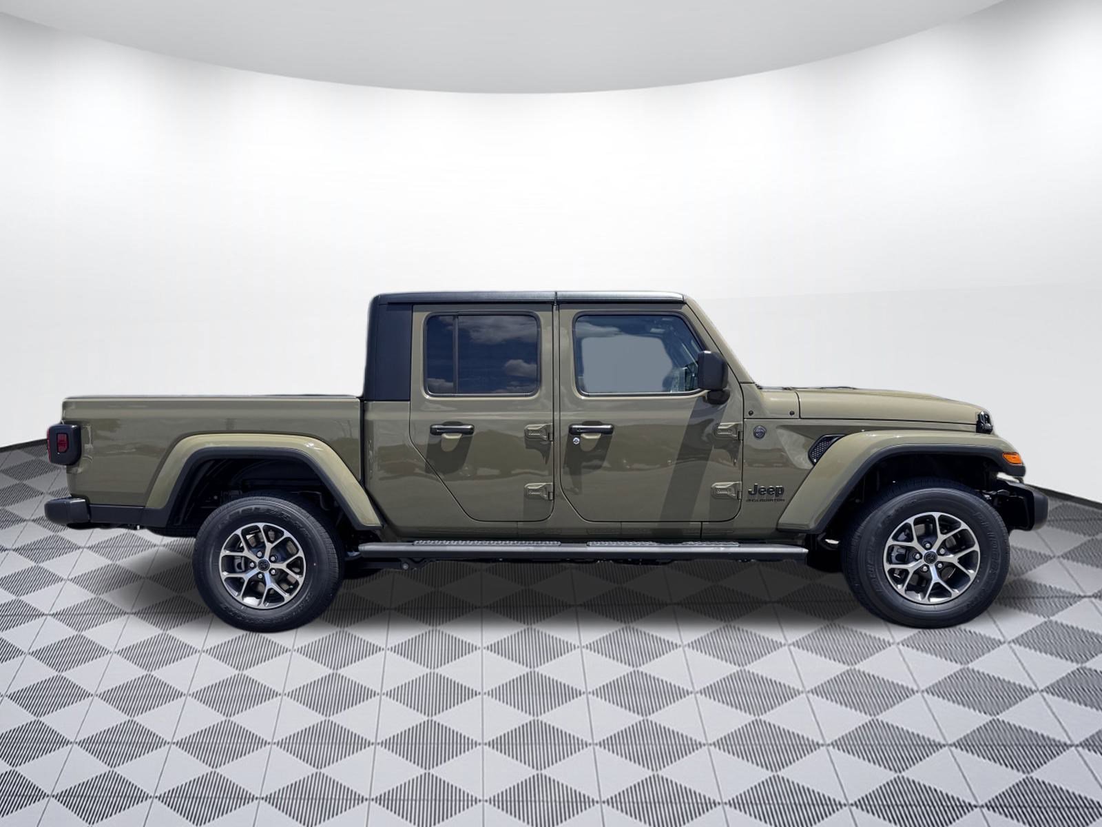 2025 Jeep Gladiator Sport S photo 2