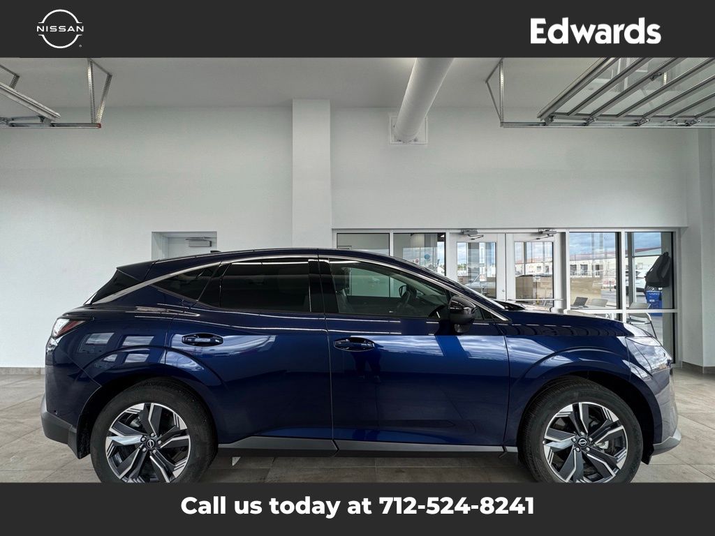 2025 Nissan Murano SV's photo