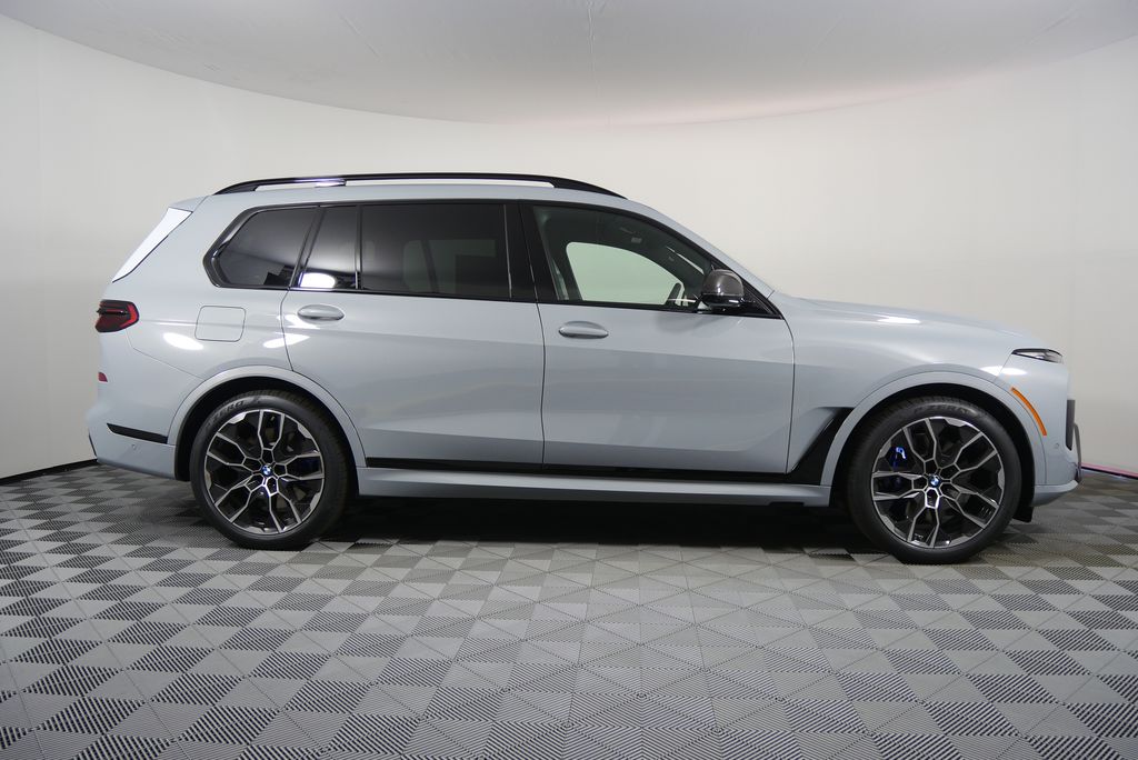 2026 Bmw X7 M60i photo 2
