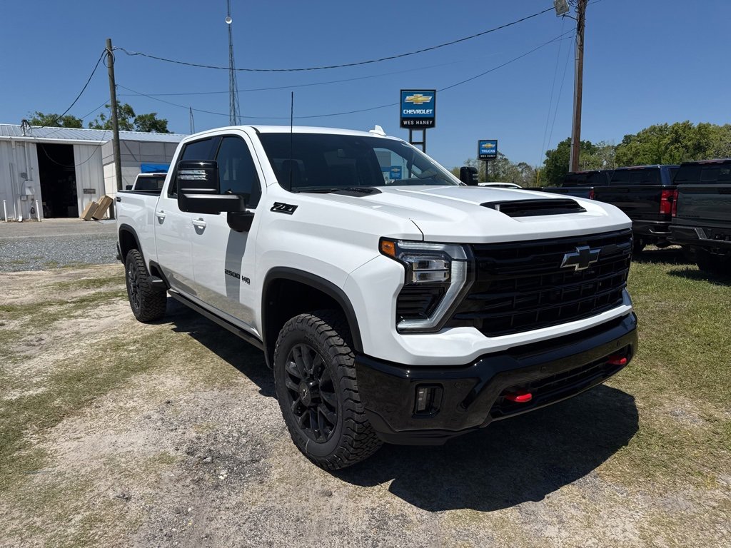 2025 Chevrolet Silverado 2500HD LTZ photo 2