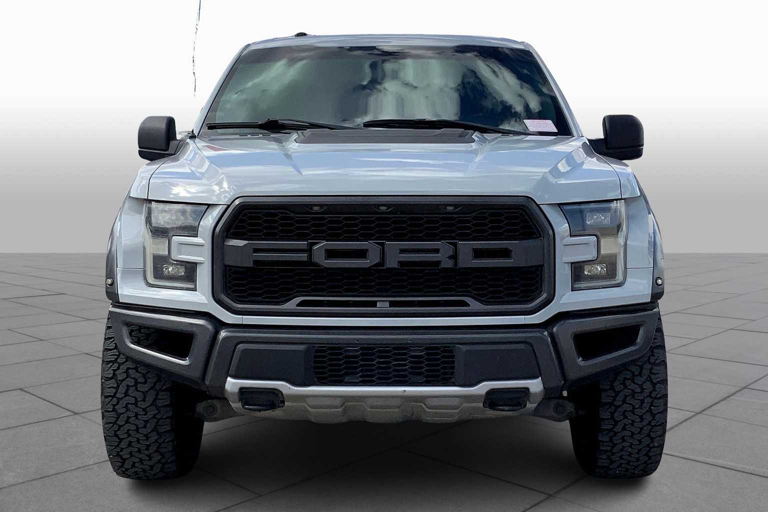 2017 Ford F-150 Raptor photo 3