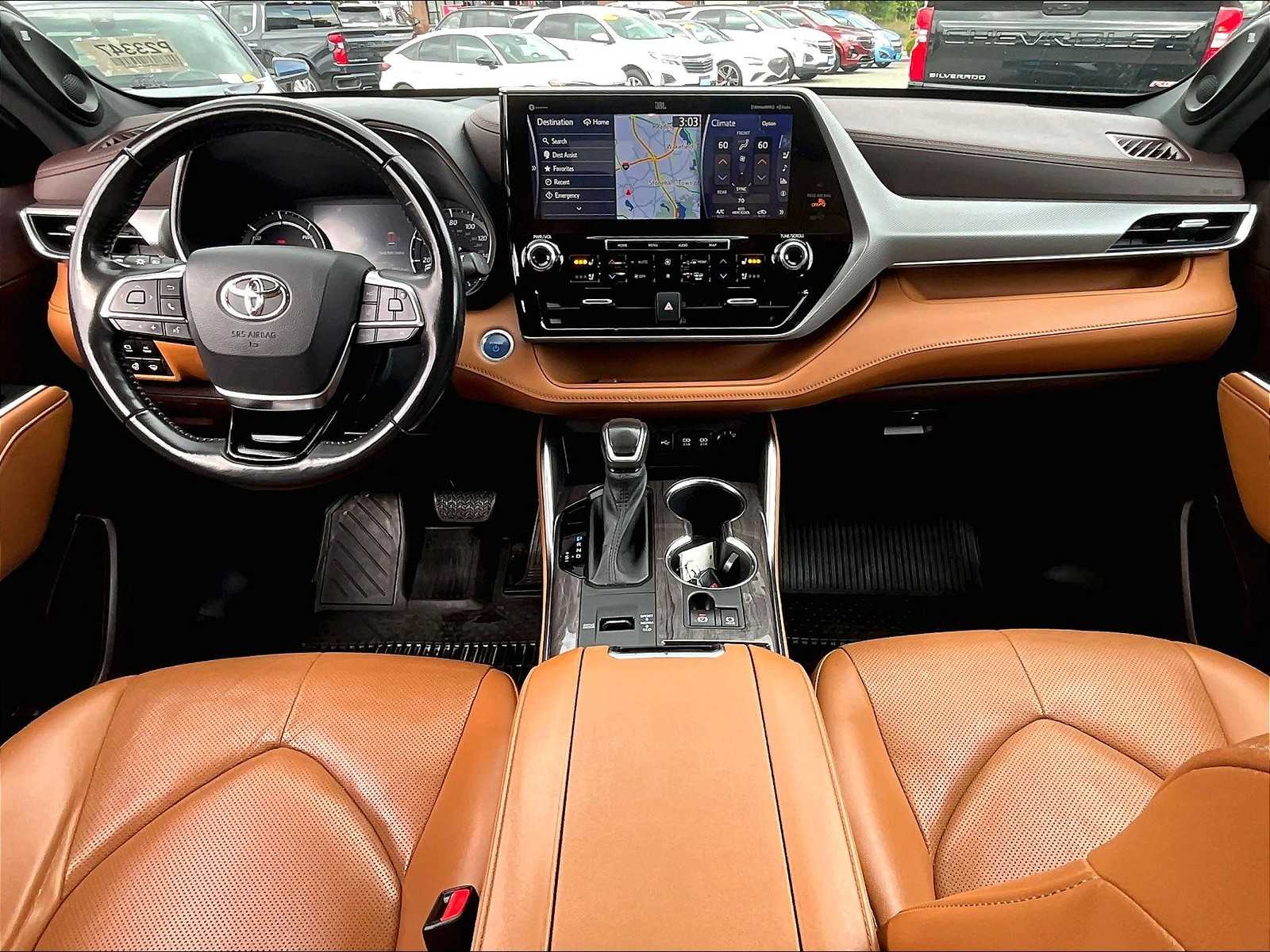 2021 Toyota Highlander Hybrid Platinum photo 22