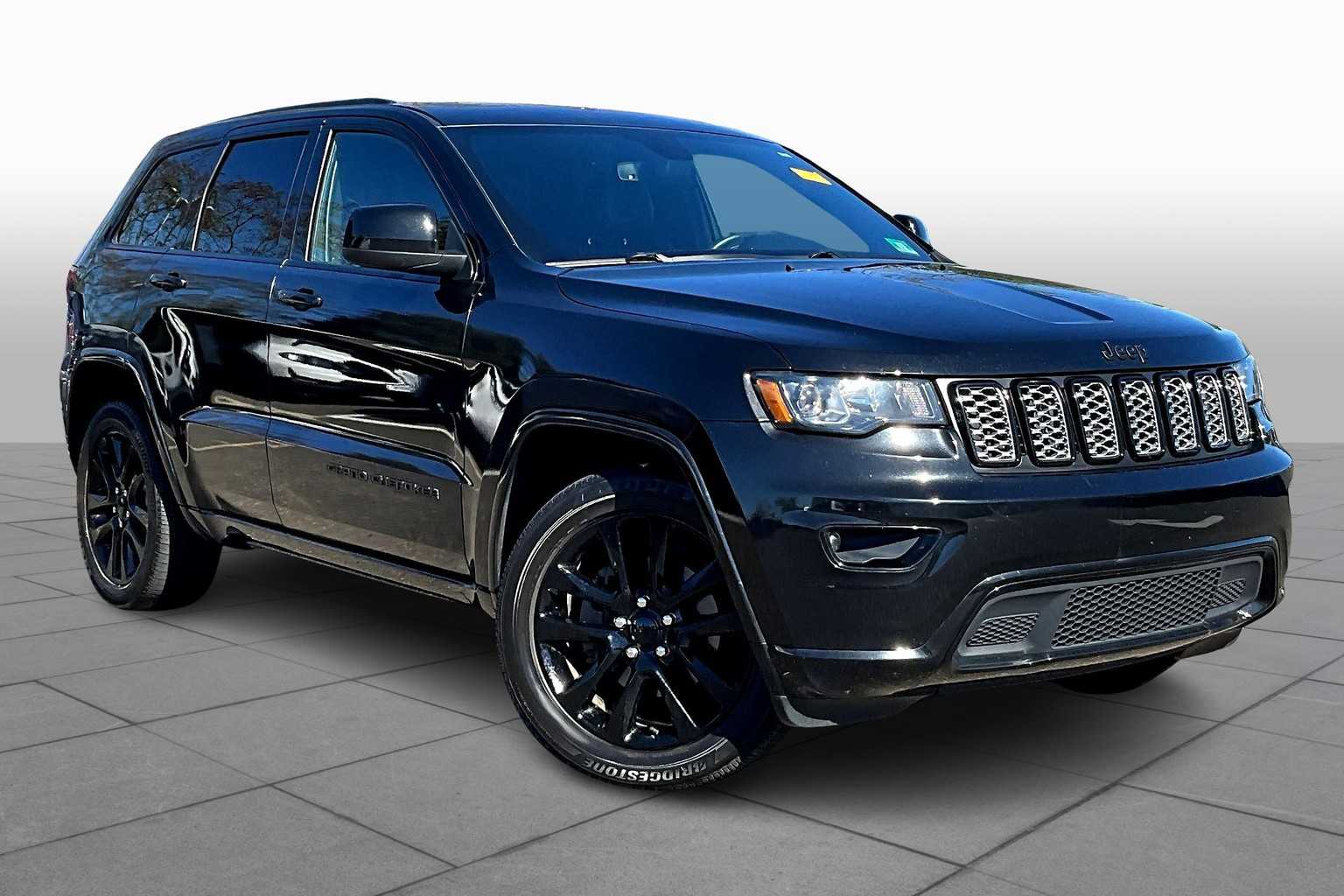 2018 Jeep Grand Cherokee Altitude photo 2