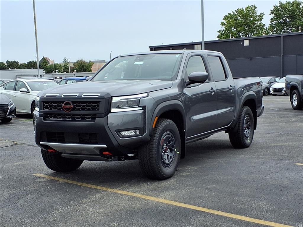 2025 Nissan Frontier PRO-4X photo 2