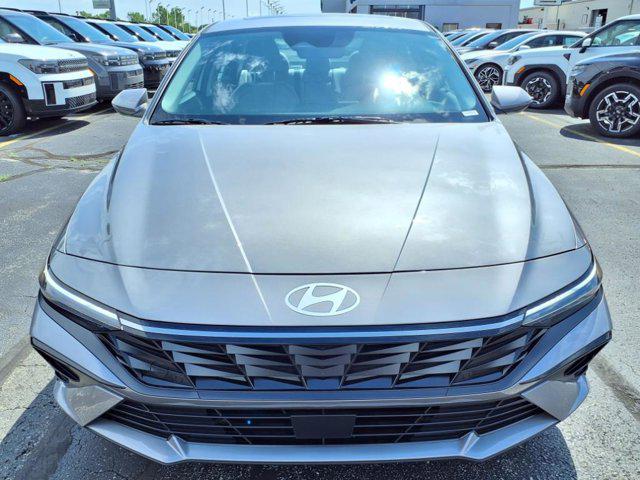 2025 Hyundai Elantra Hybrid Limited photo 2