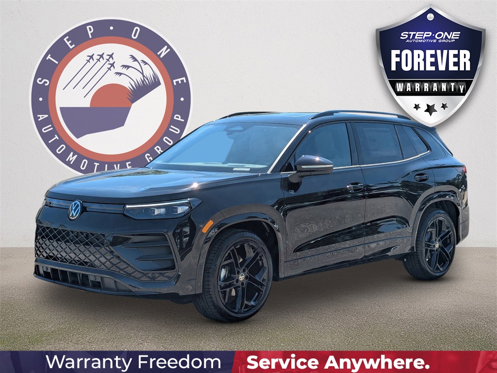 2025 Volkswagen Tiguan SE R-LINE BLACK's photo