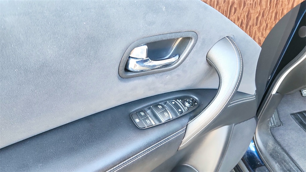 2018 Nissan Armada SV photo 28