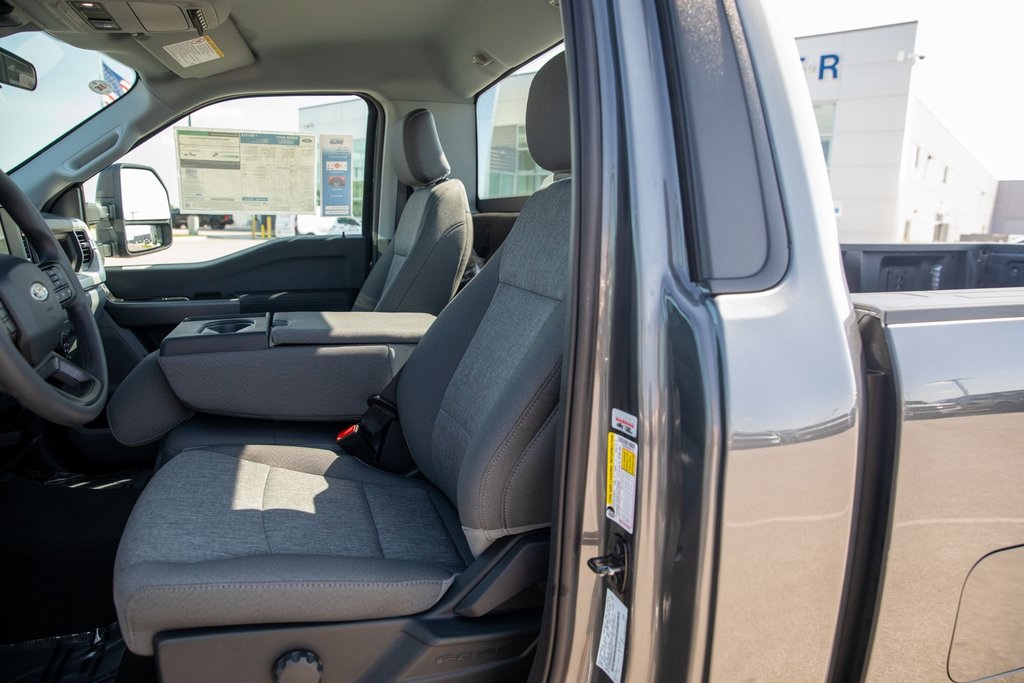 2025 Ford F-350 XL photo 18