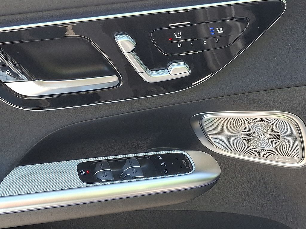 2025 Mercedes Benz GLC 350e 4MATIC photo 8