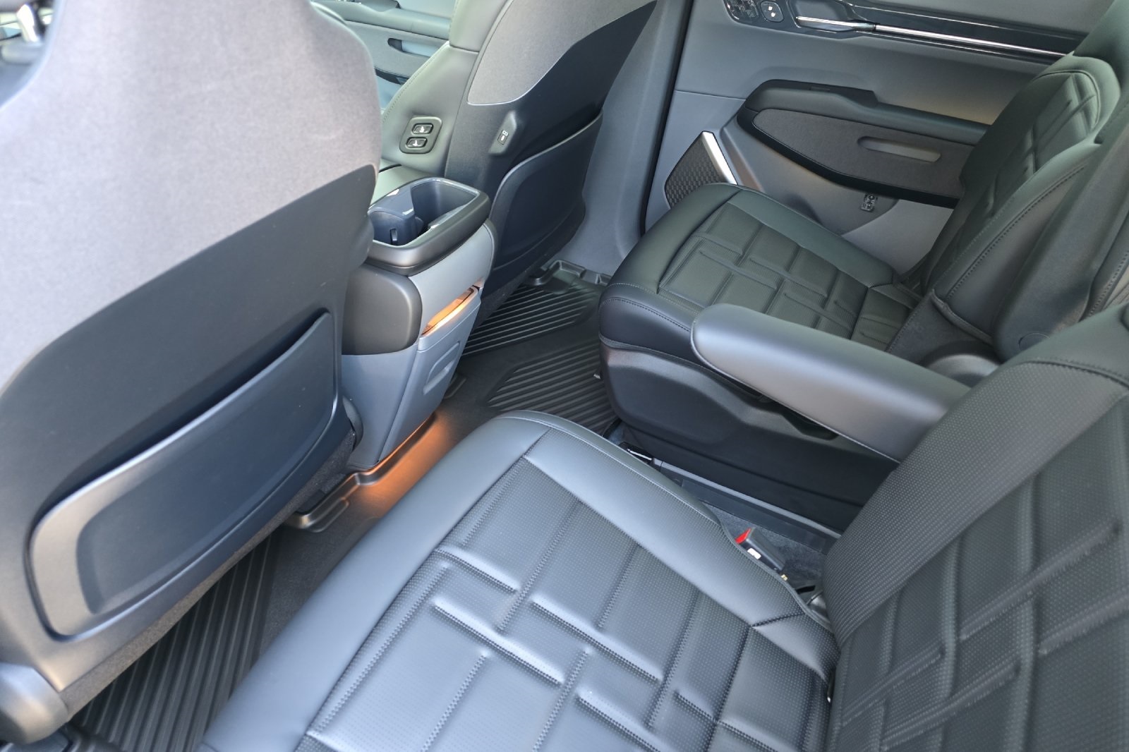 2026 Kia EV9 Land photo 8