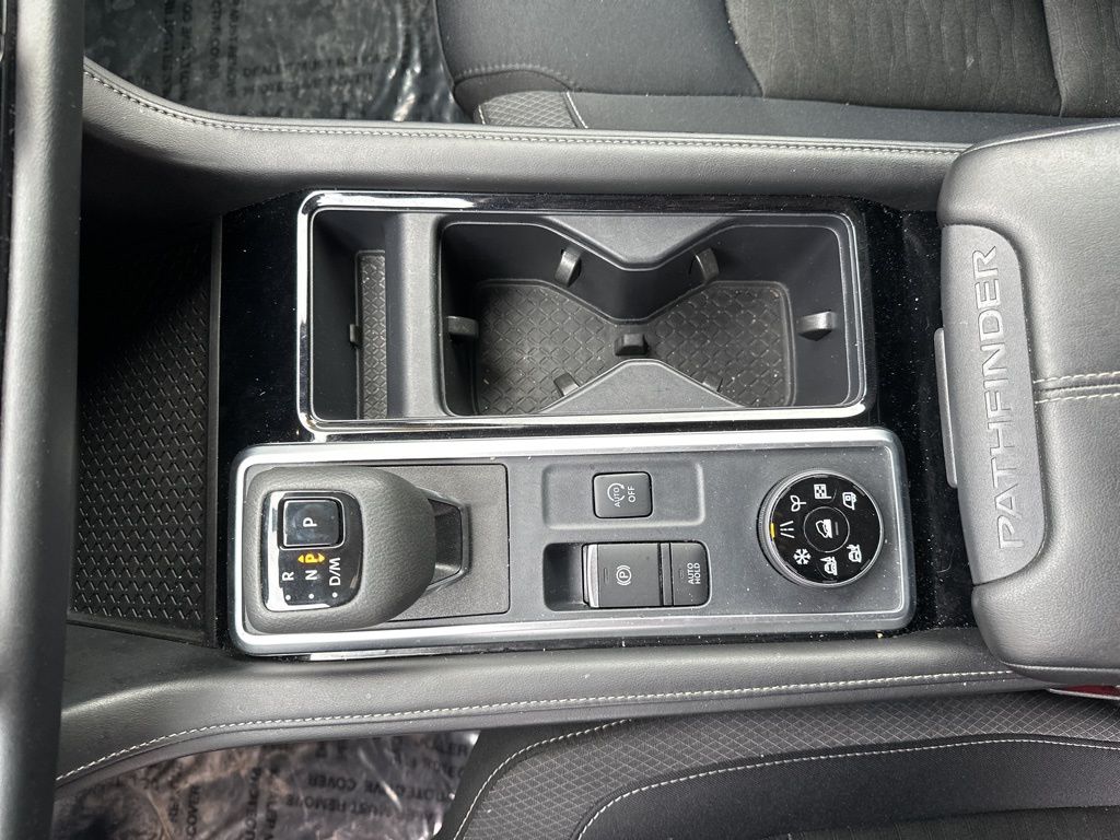 2024 Nissan Pathfinder SV photo 17