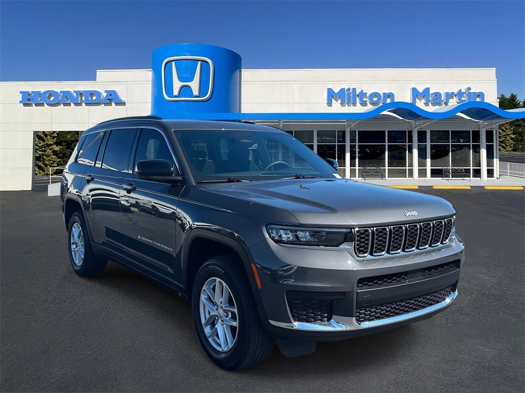 2024 Jeep Grand Cherokee L Laredo's photo