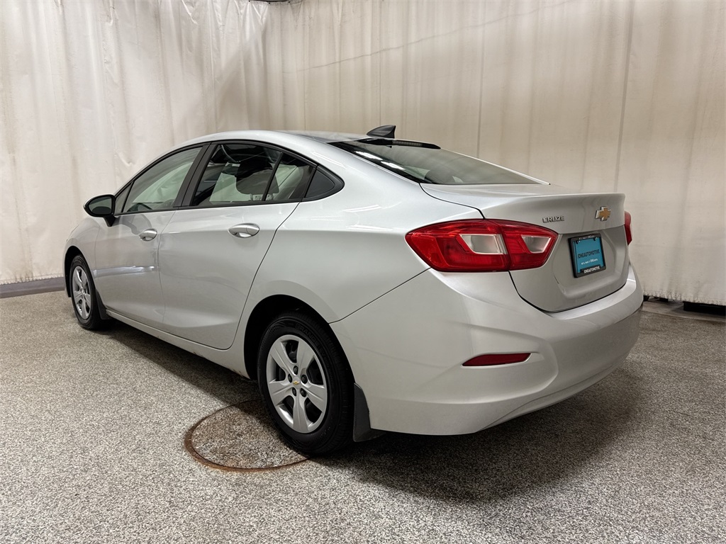 2017 Chevrolet Cruze L photo 12