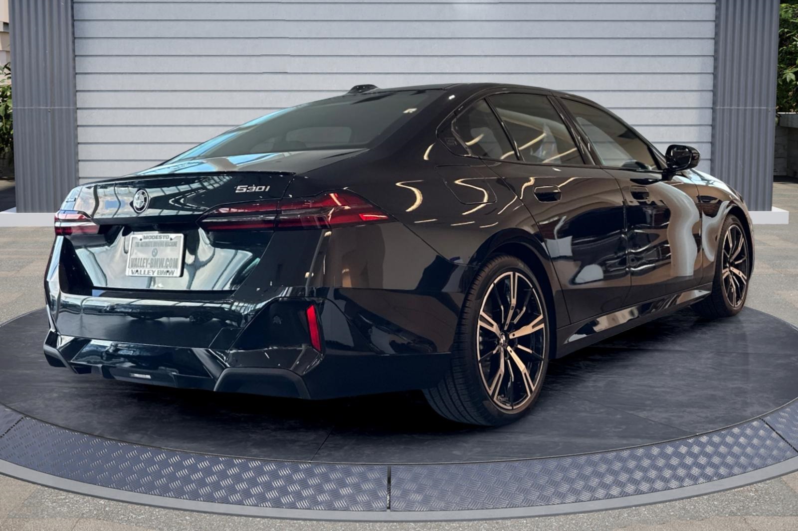 2026 Bmw 530i xDrive photo 4