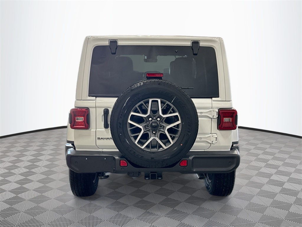 2025 Jeep Wrangler Sahara photo 10