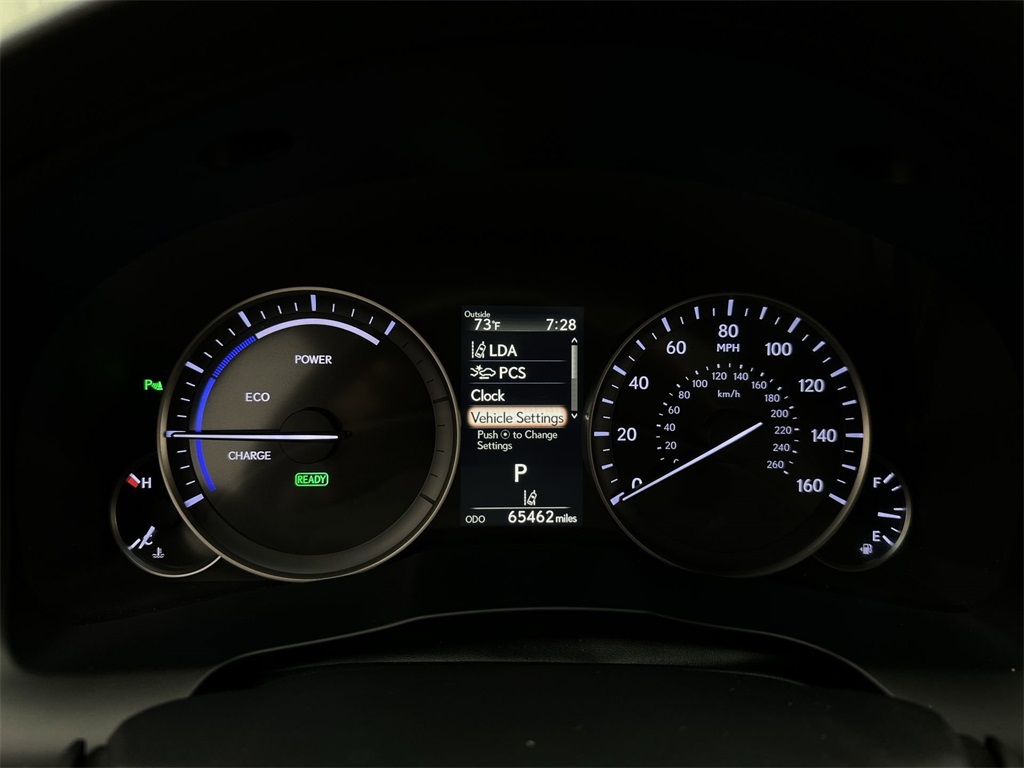 2017 Lexus ES 300h photo 15
