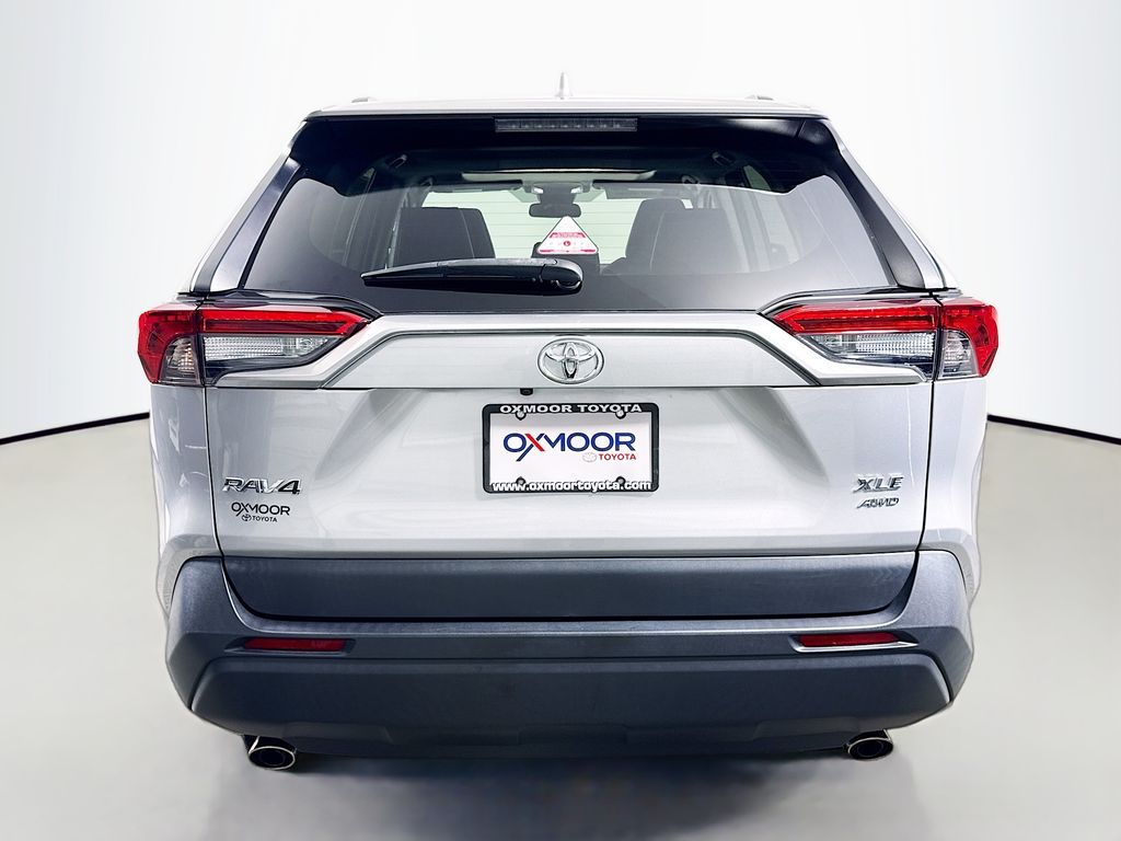 2023 Toyota RAV4 XLE Premium photo 5