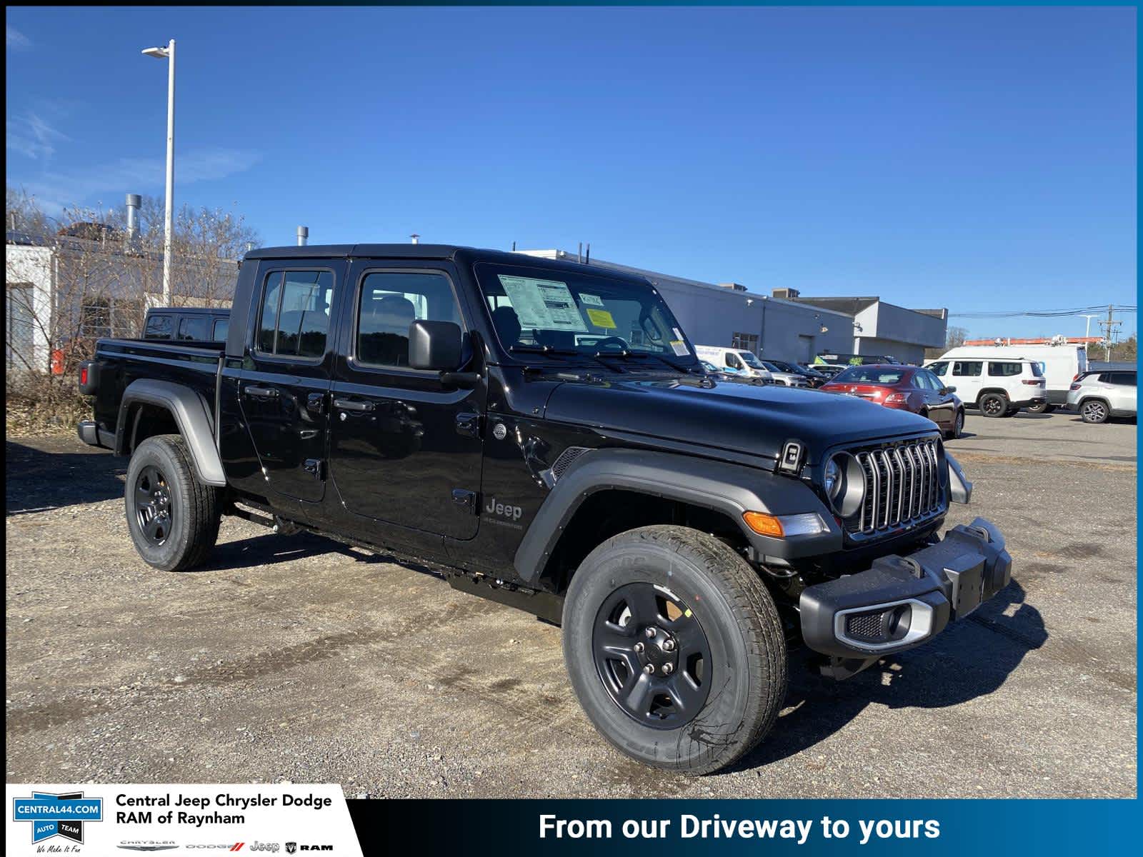 2026 Jeep Gladiator Sport's photo