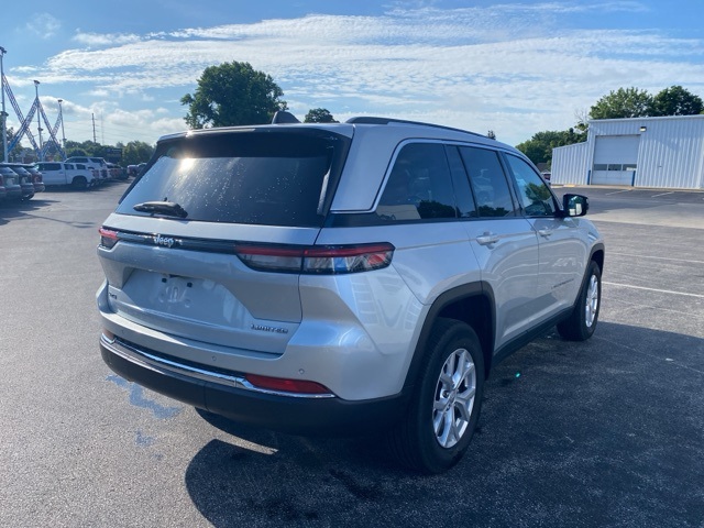 2023 Jeep Grand Cherokee Limited photo 3