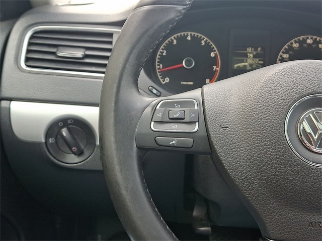 2011 Volkswagen Jetta SEL photo 20