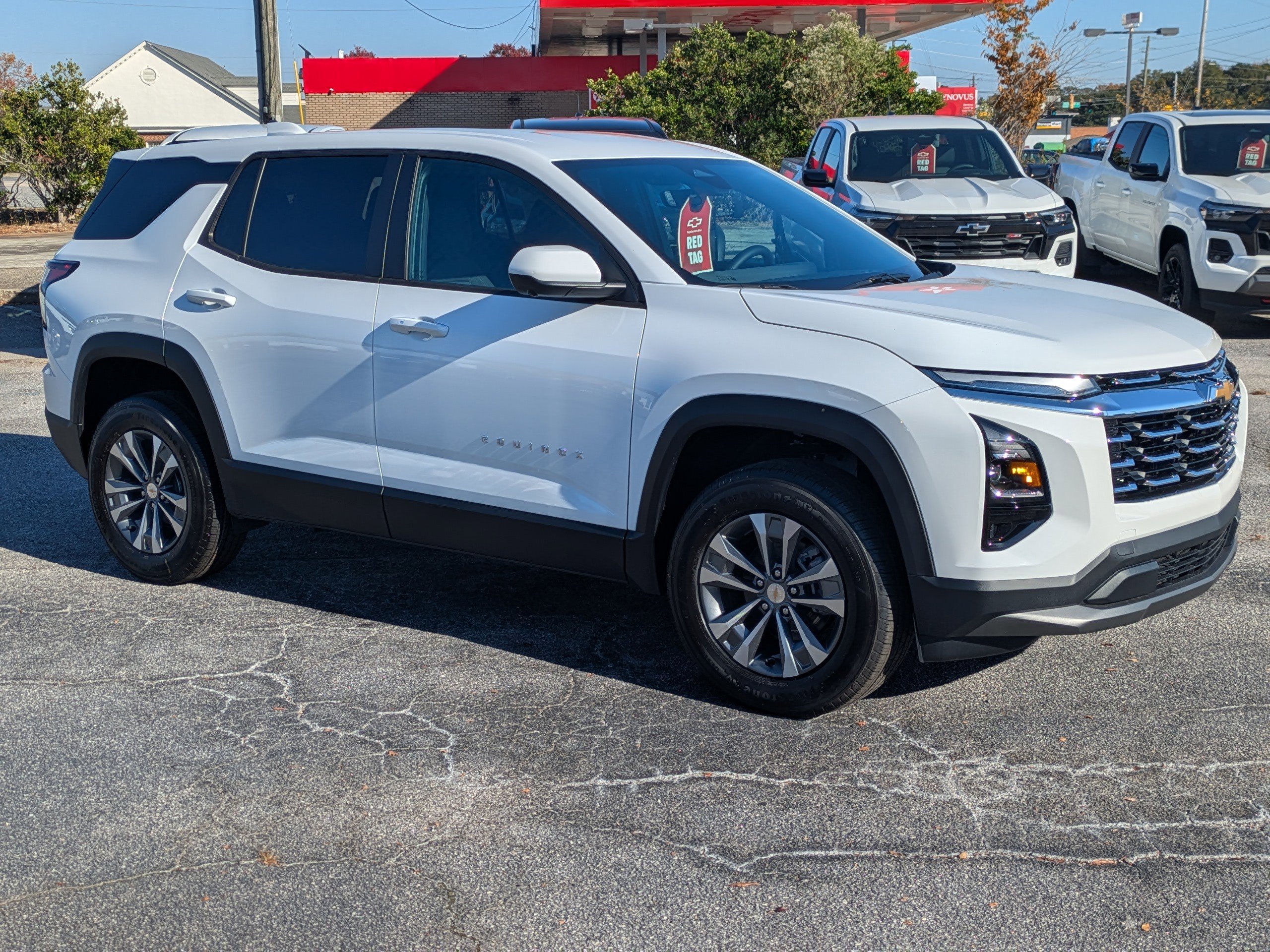 2026 Chevrolet Equinox LT photo 2