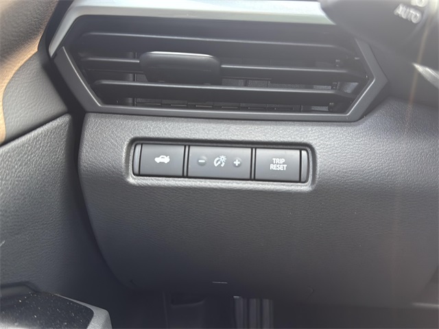 2025 Nissan Altima 2.5 SR photo 10