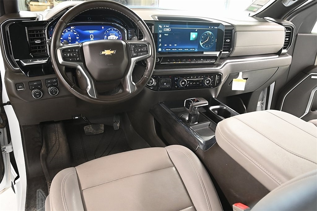 2024 Chevrolet Silverado 1500 LTZ photo 18
