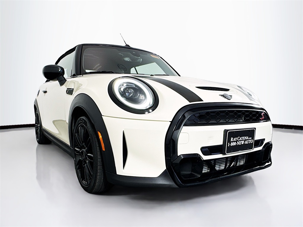 2023 MINI Convertible S's photo