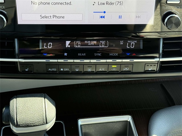 2021 Toyota Sienna XLE photo 20