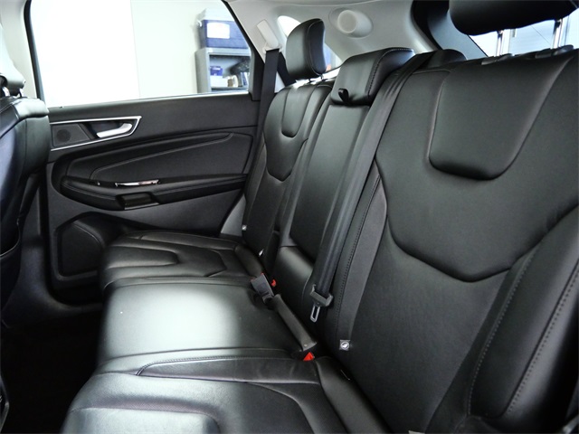 2019 Ford Edge Titanium photo 15