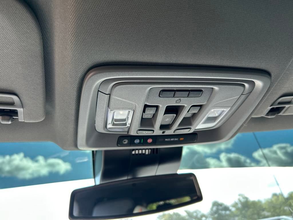 2025 Gmc Sierra 1500 SLT photo 17