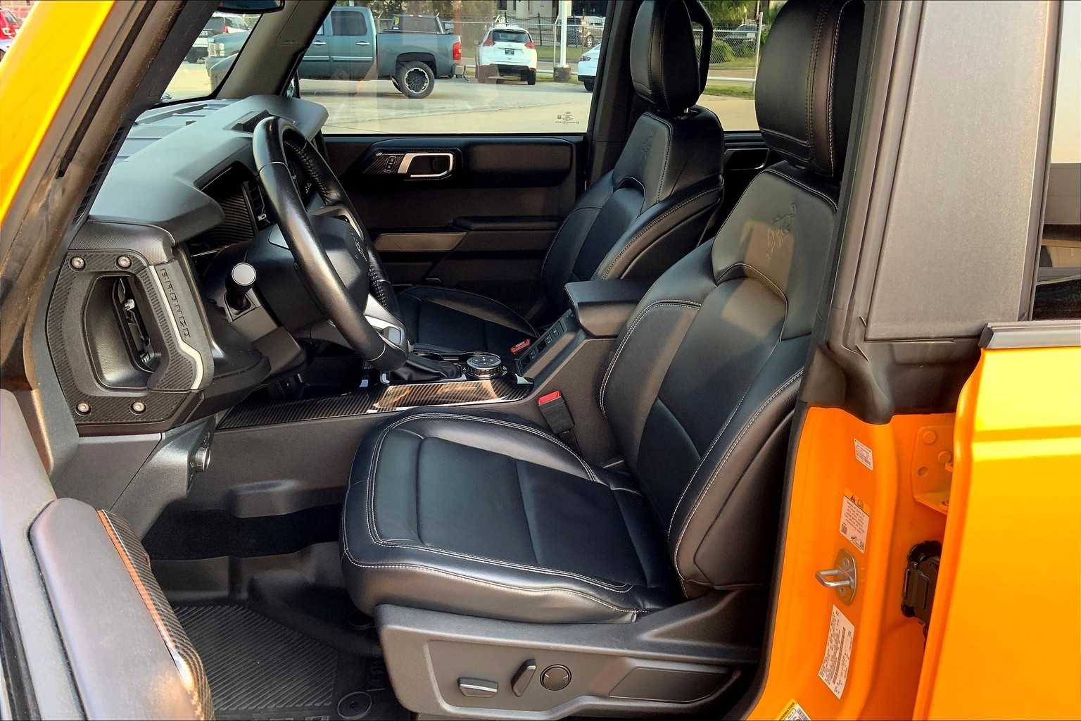 2021 Ford Bronco First Edition photo 14