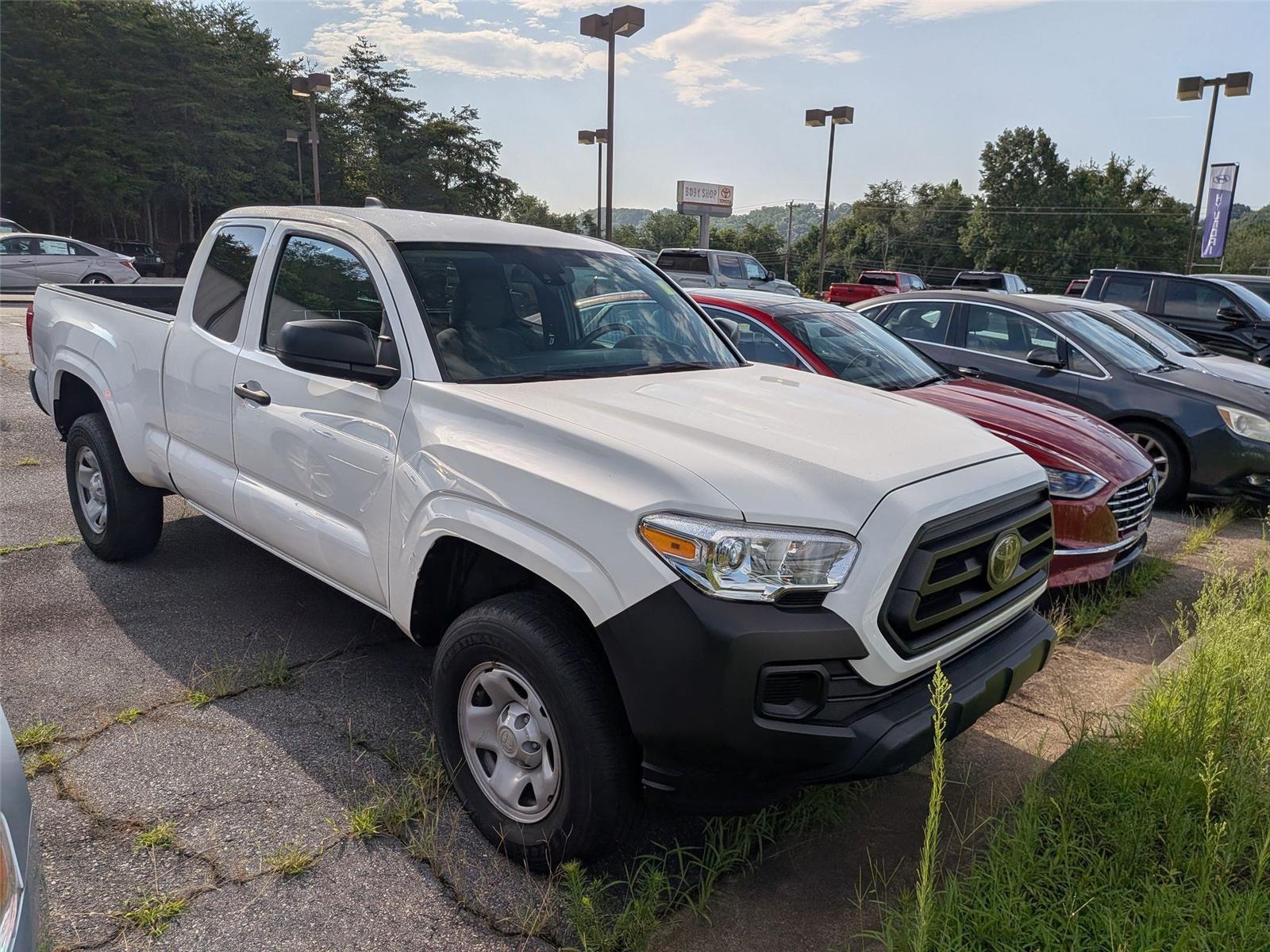 2022 Toyota Tacoma SR photo 2