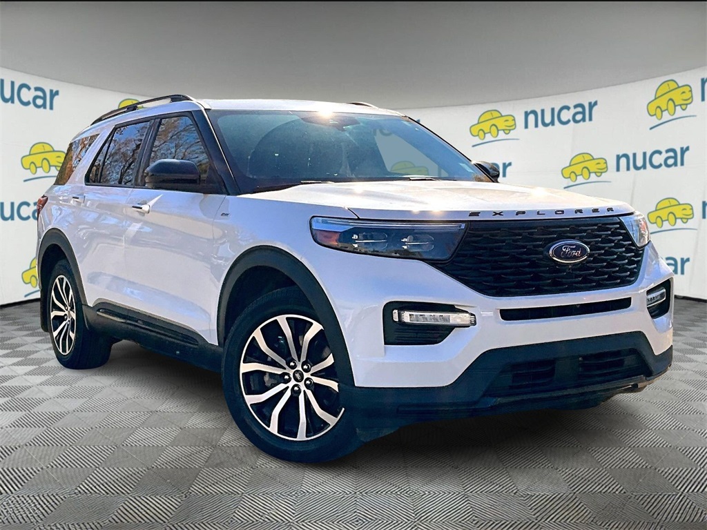 2022 Ford Explorer ST-LINE's photo
