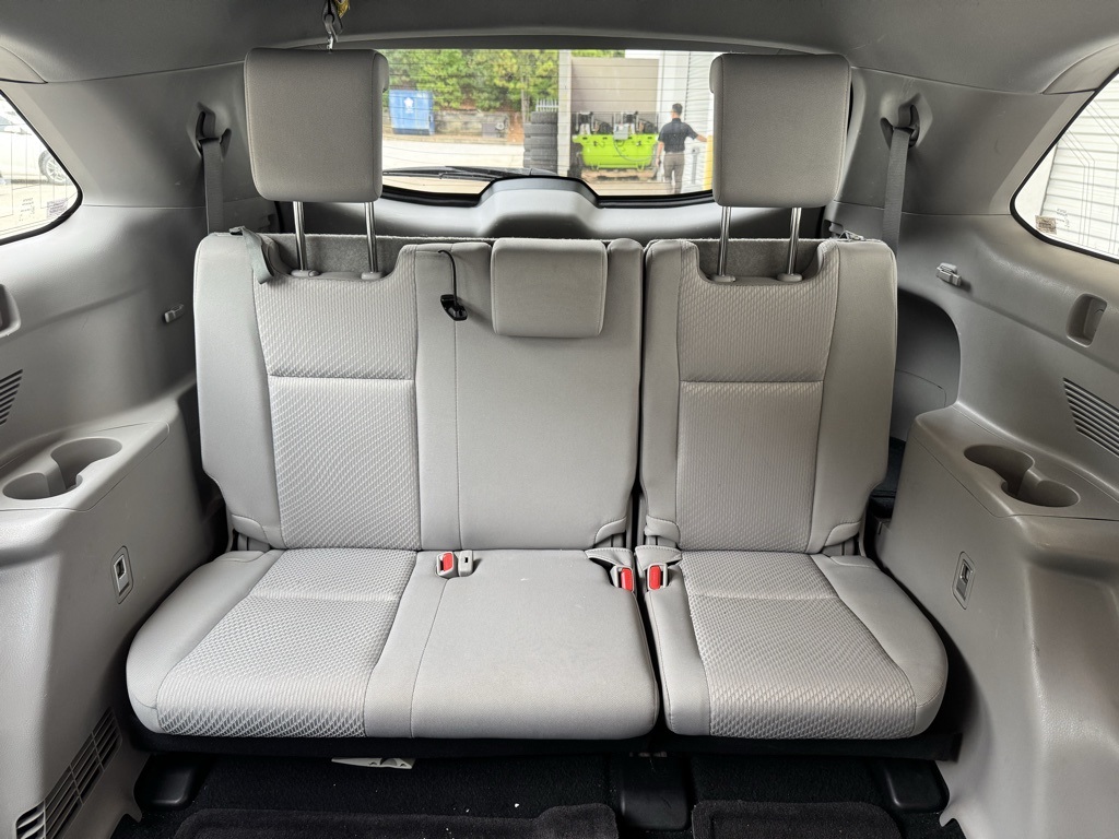 2019 Toyota Highlander LE photo 3