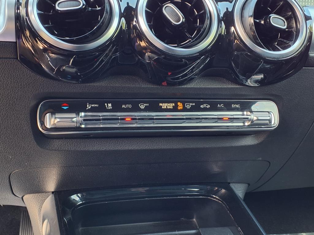 2023 Mercedes Benz GLB 250 4MATIC photo 9