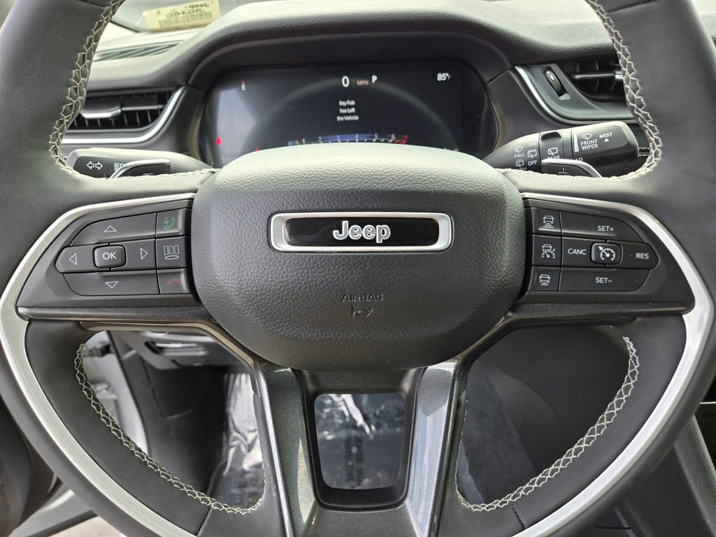 2023 Jeep Grand Cherokee Laredo photo 22