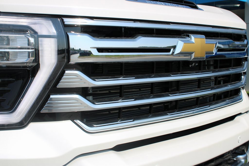 2025 Chevrolet Silverado 2500HD High Country photo 6