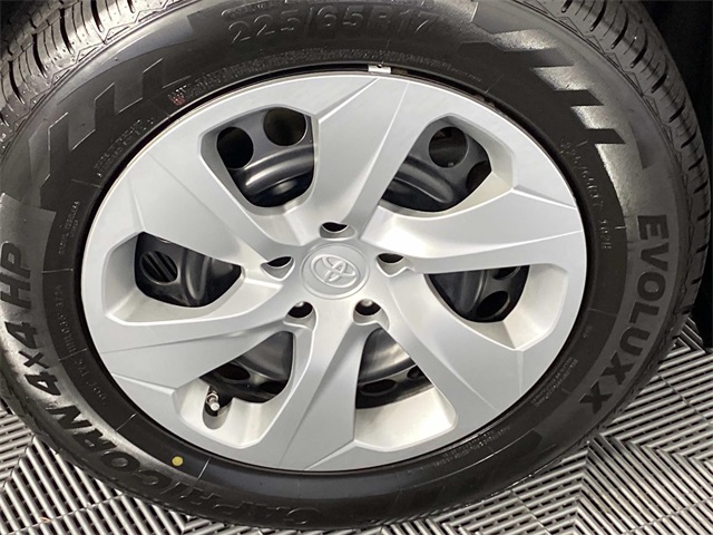 2021 Toyota RAV4 LE photo 27